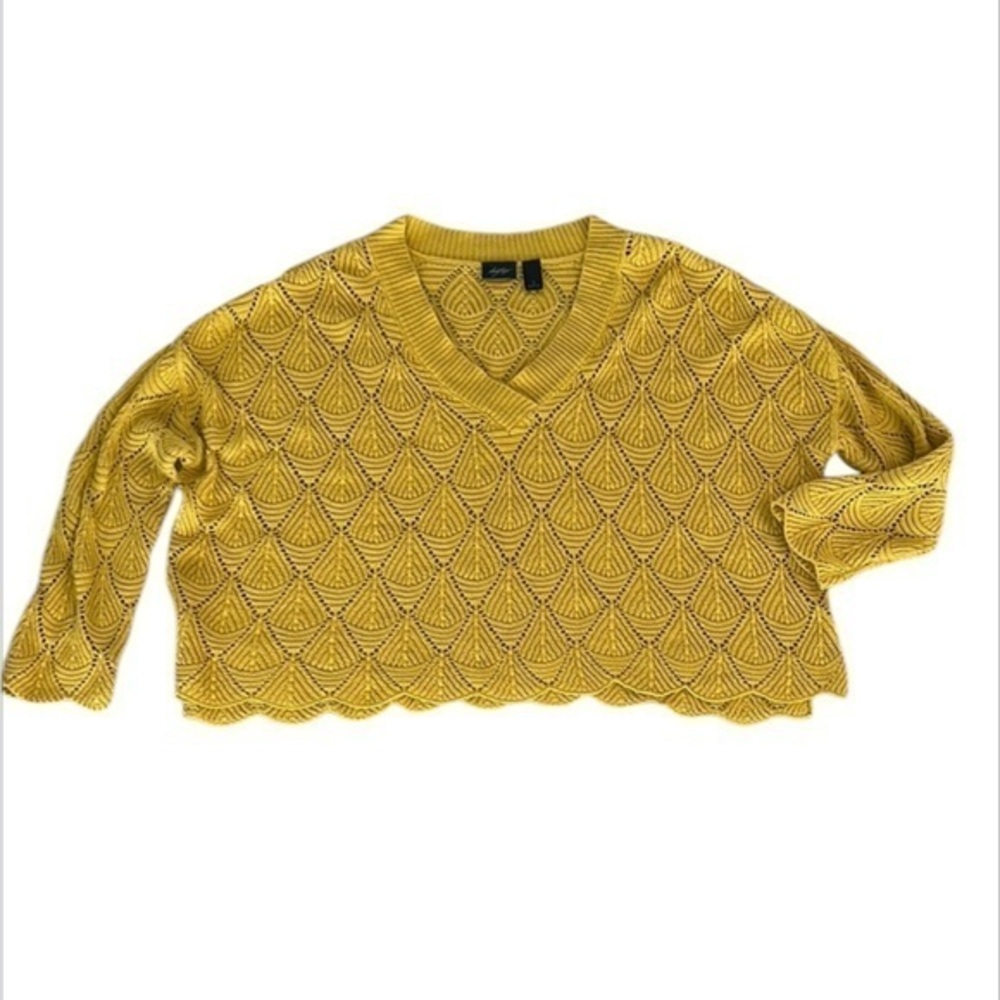 Daytrip size small oversized shell stitch sweater yellow